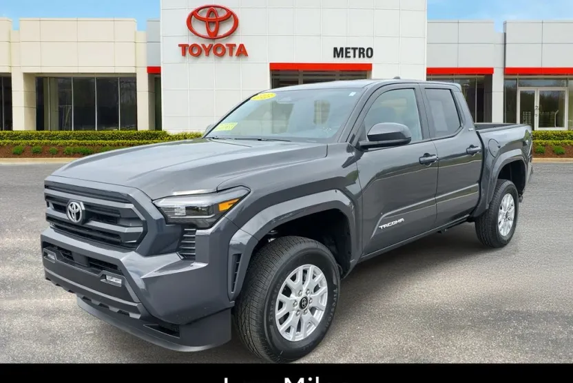 2025 Toyota Tacoma SR5 photo 1