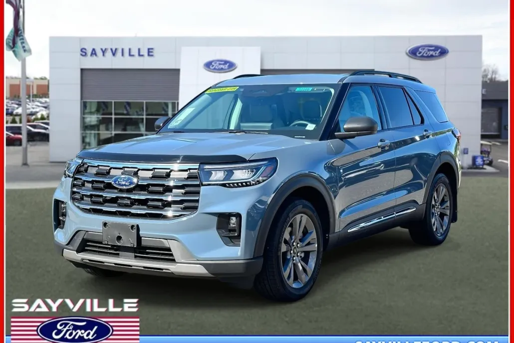 2025 Ford Explorer photo 1
