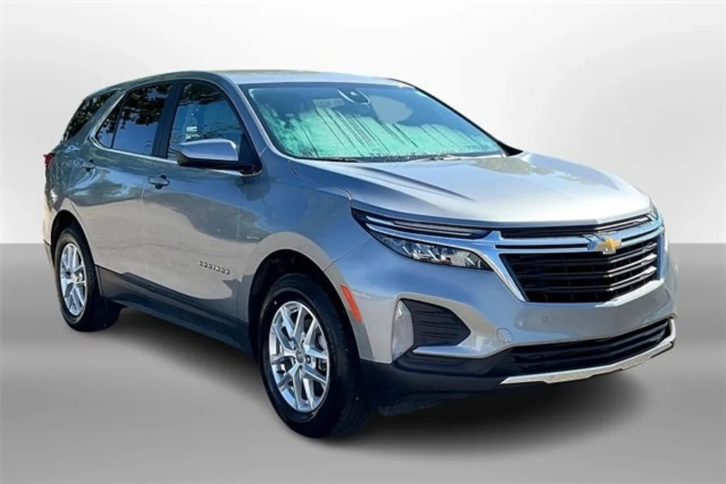 2024 Chevrolet Equinox LT photo 1