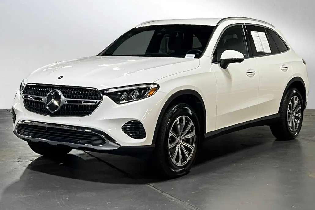 2025 Mercedes Benz GLC 300 photo 1