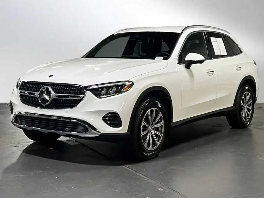 2025 Mercedes Benz GLC 300 photo 1