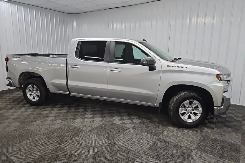 2019 Chevrolet Silverado 1500 LT photo 1