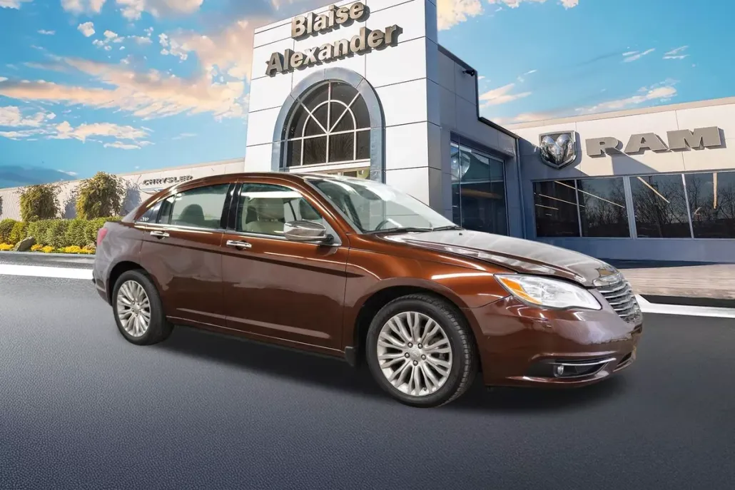 2012 Chrysler 200 Limited photo 1