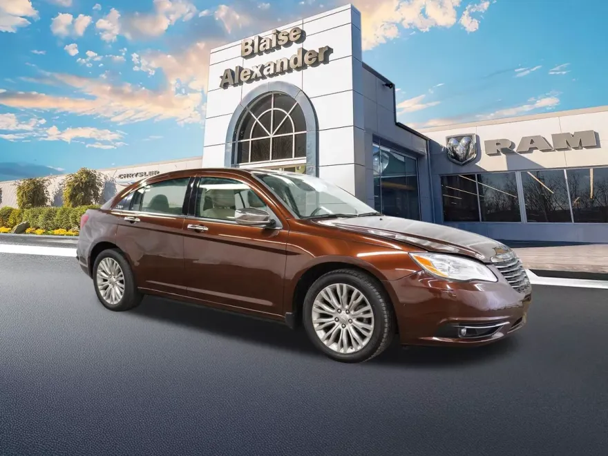 2012 Chrysler 200 Limited photo 1