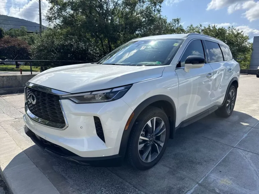 2025 Infiniti QX60 Luxe photo 1
