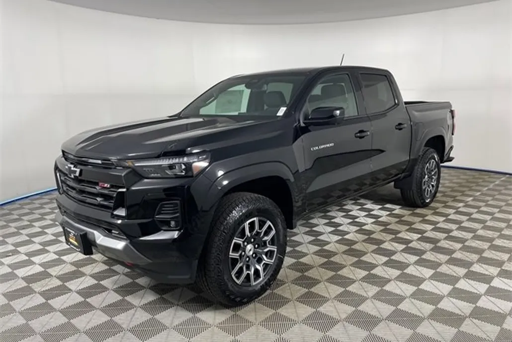 2026 Chevrolet Colorado Z71 photo 1
