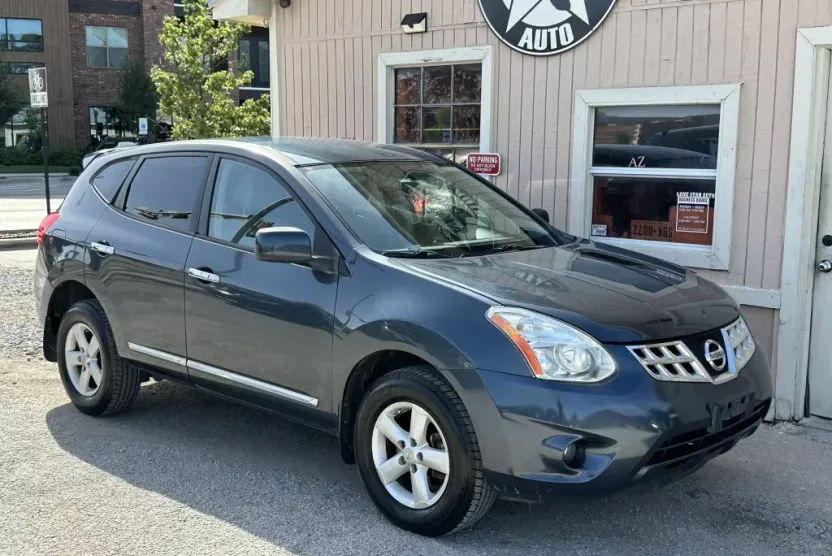 2013 Nissan Rogue S photo 1