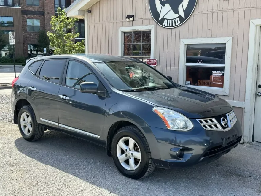 2013 Nissan Rogue S photo 1