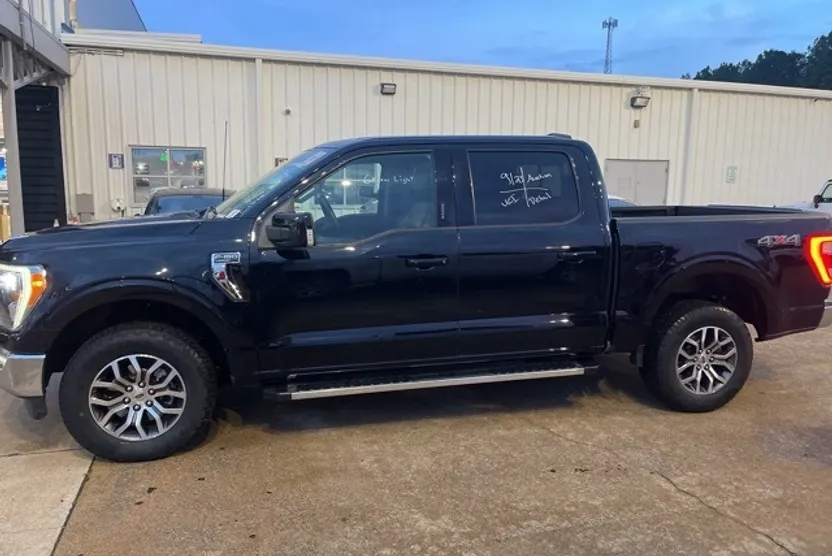 2022 Ford F-150 Lariat photo 1