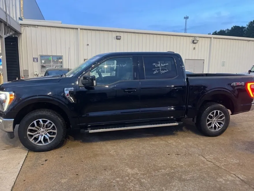 2022 Ford F-150 Lariat photo 1