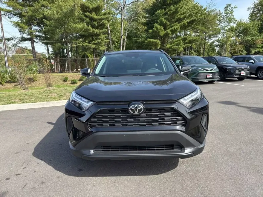 2025 Toyota RAV4 XLE photo 1