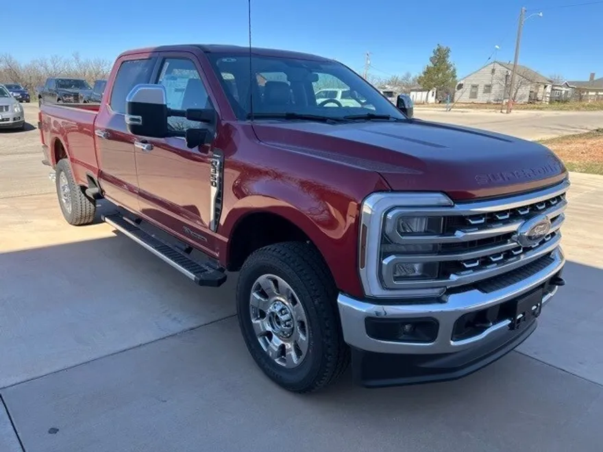 2025 Ford F-350 Lariat photo 1