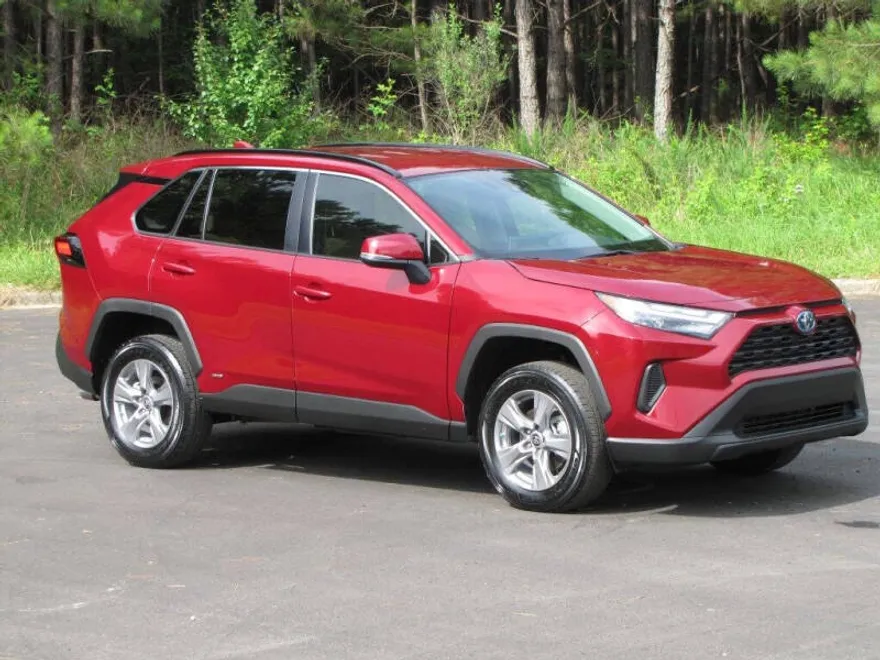 2024 Toyota RAV4 LE photo 1