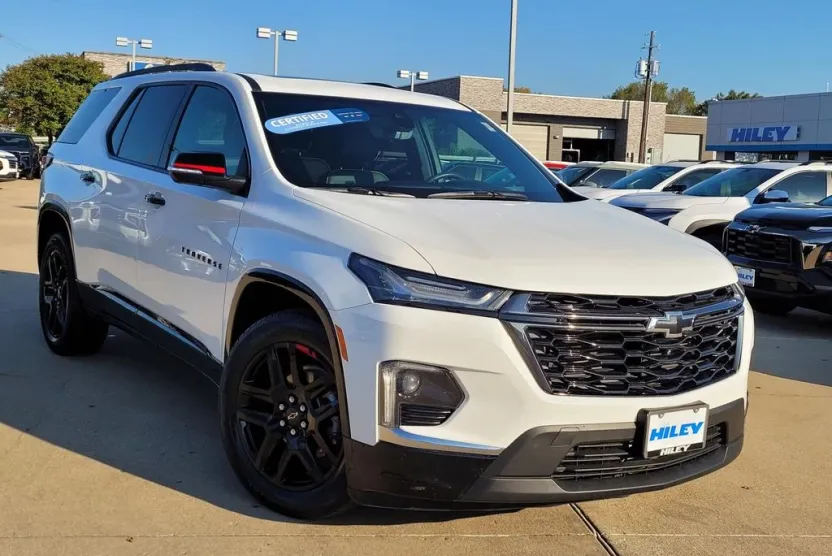 2022 Chevrolet Traverse Premier photo 1