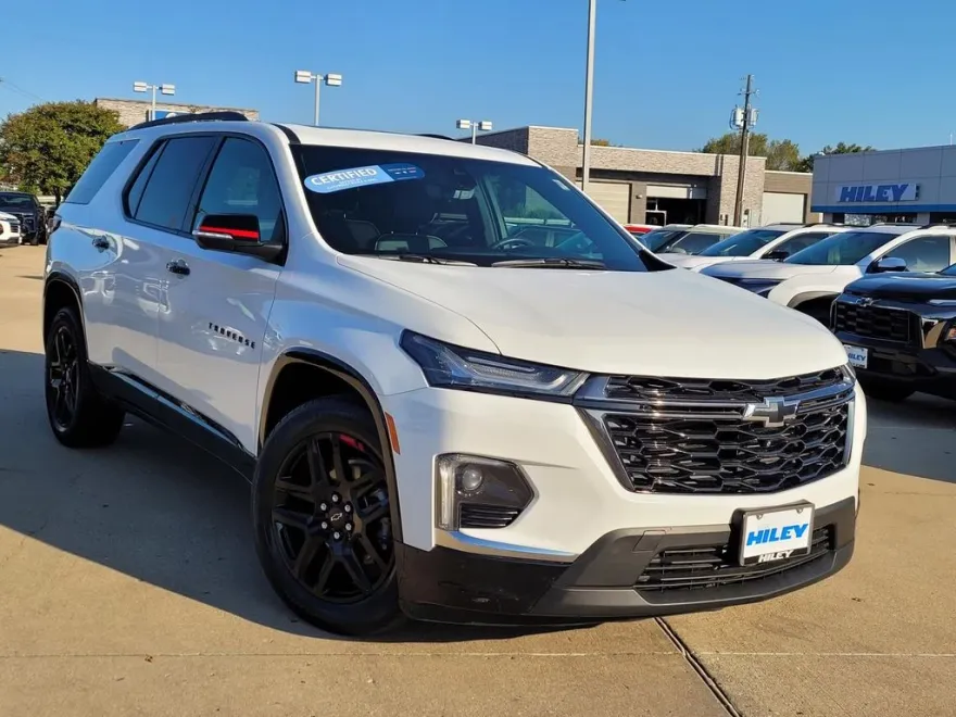 2022 Chevrolet Traverse Premier photo 1
