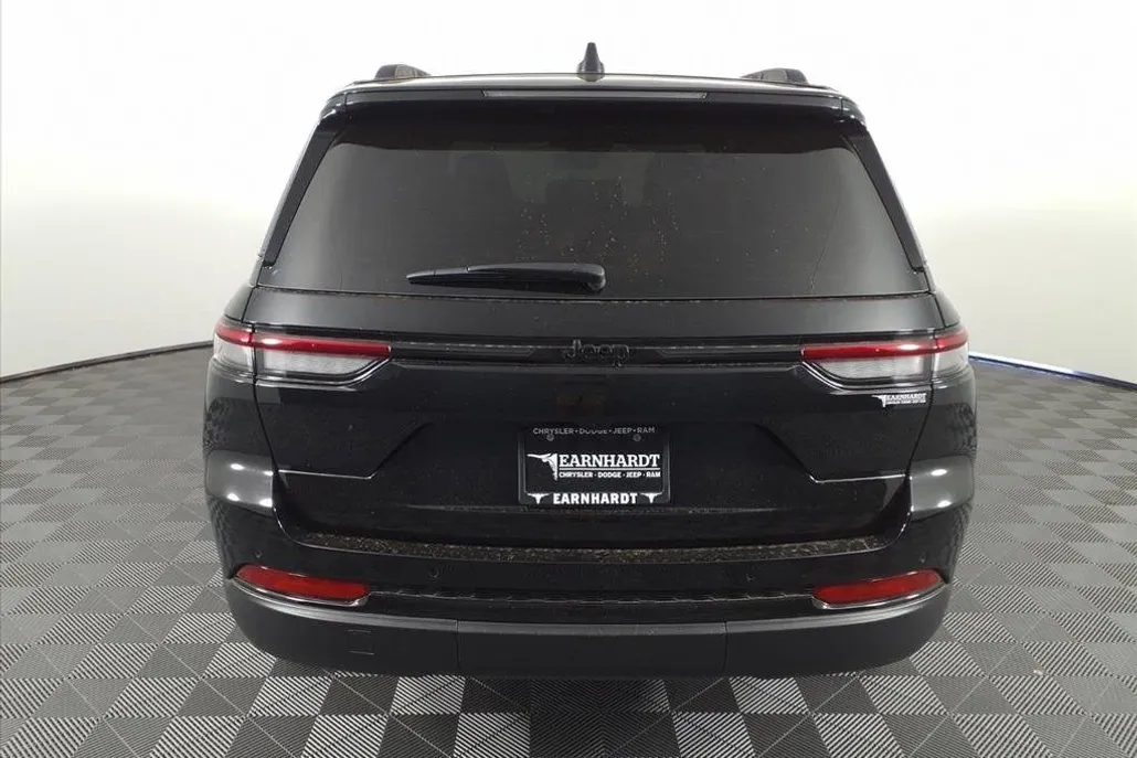2024 Jeep Grand Cherokee Altitude photo 1
