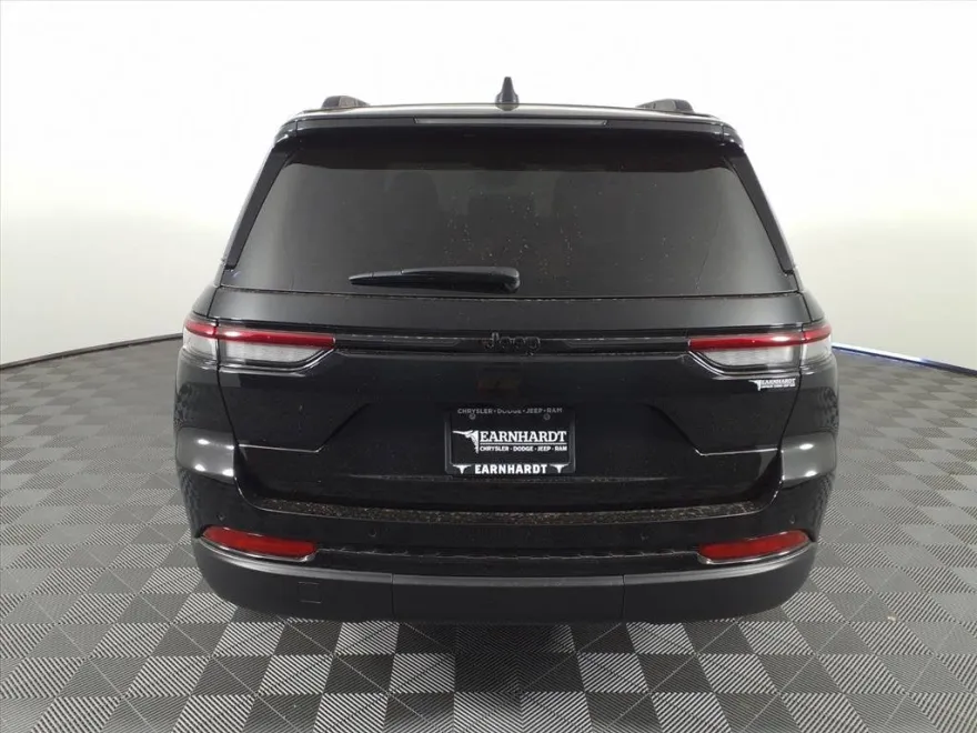 2024 Jeep Grand Cherokee Altitude photo 1