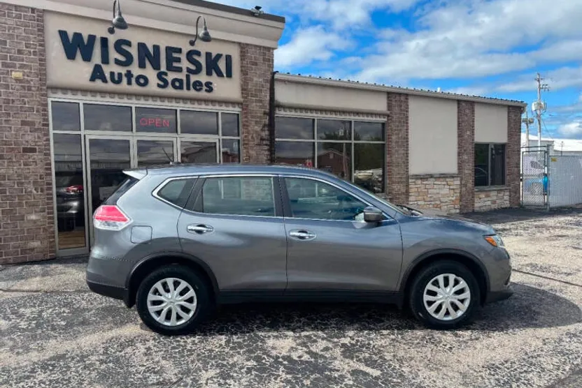 2015 Nissan Rogue S photo 1