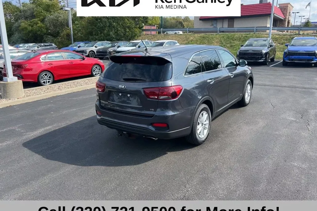 2019 Kia Sorento LX photo 1