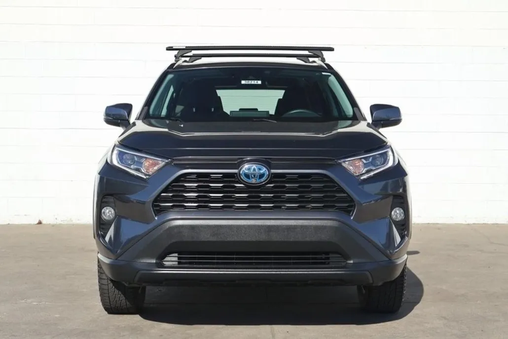 2021 Toyota RAV4 Hybrid XLE photo 1