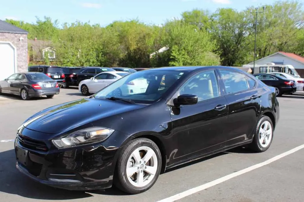 2016 Dodge Dart SXT photo 1