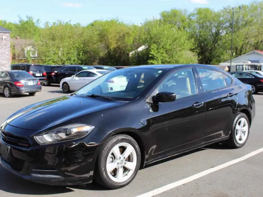 2016 Dodge Dart SXT photo 1
