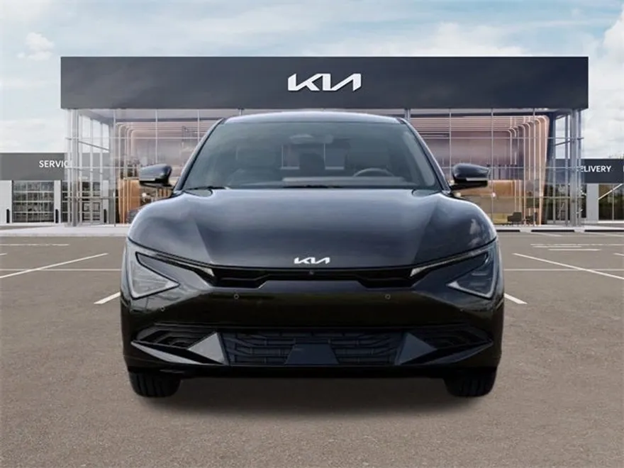 2025 Kia EV6 Wind photo 1