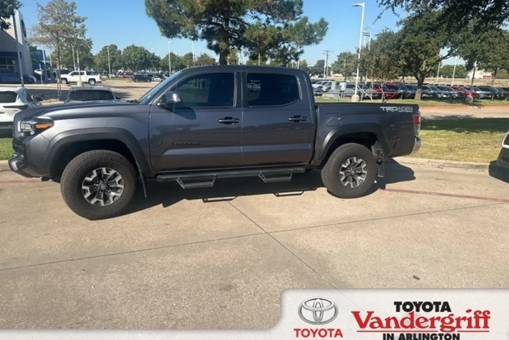 2023 Toyota Tacoma TRD Off-Road photo 1