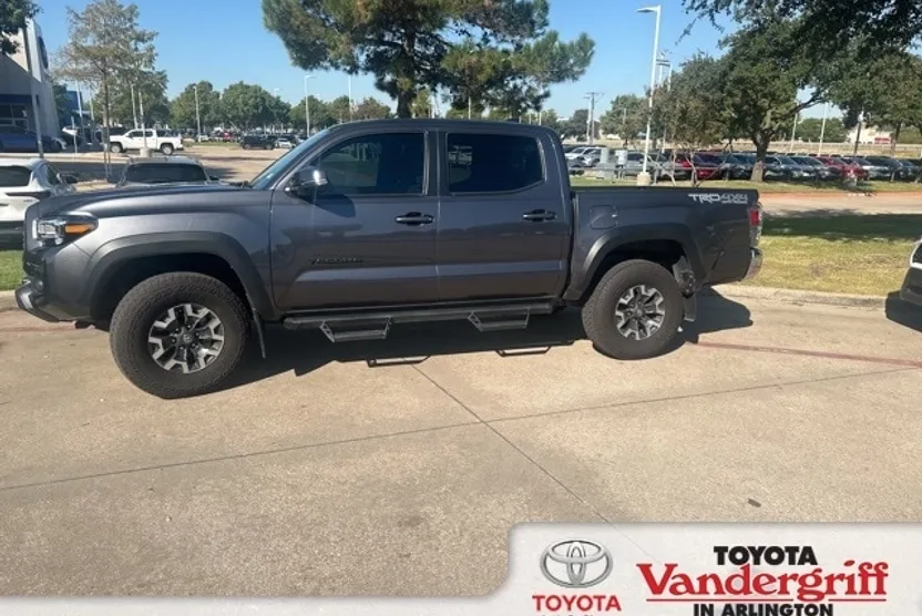 2023 Toyota Tacoma TRD Off-Road photo 1