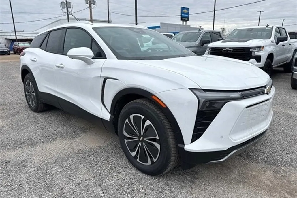 2025 Chevrolet Blazer EV photo 1