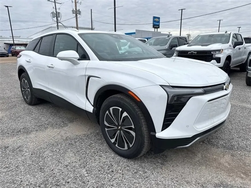 2025 Chevrolet Blazer EV photo 1