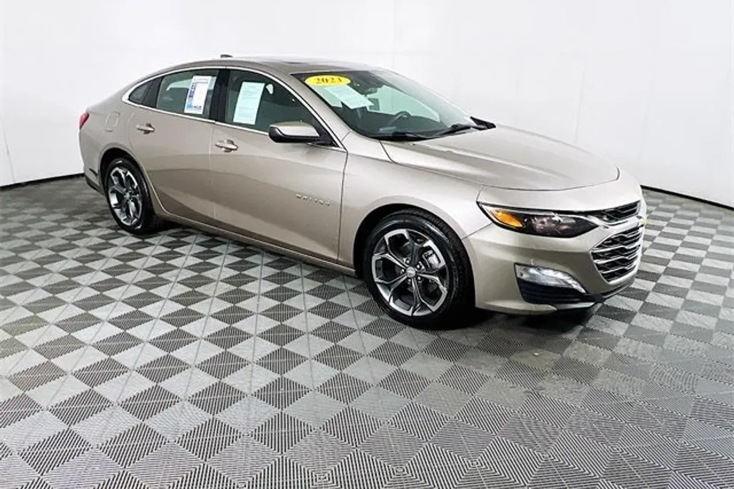 2023 Chevrolet Malibu 1LT photo 1