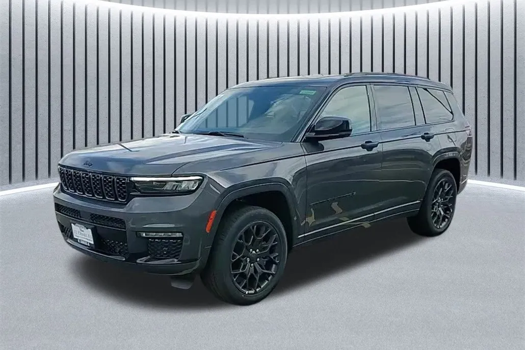 2025 Jeep Grand Cherokee L Summit photo 1