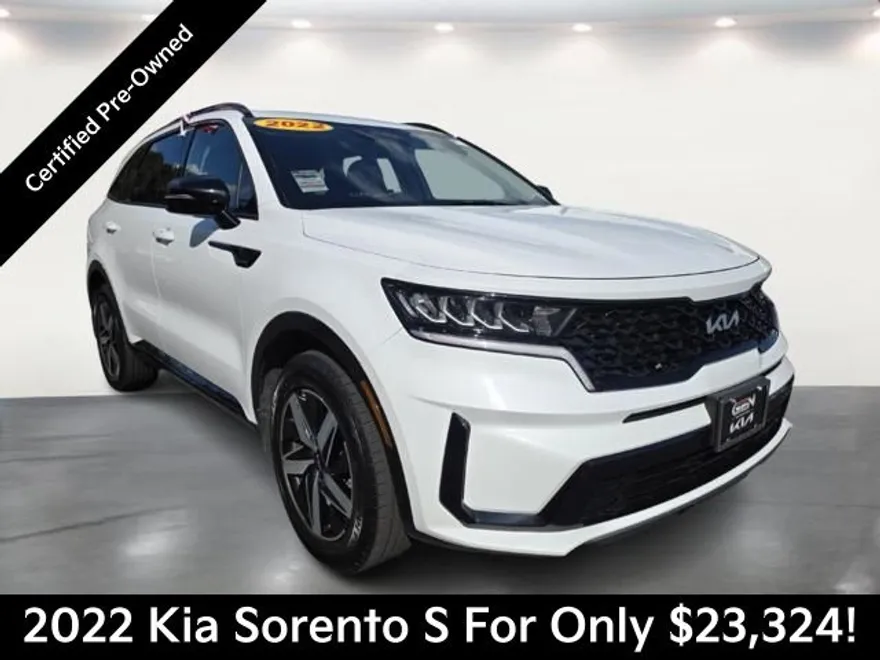 2022 Kia Sorento S photo 1