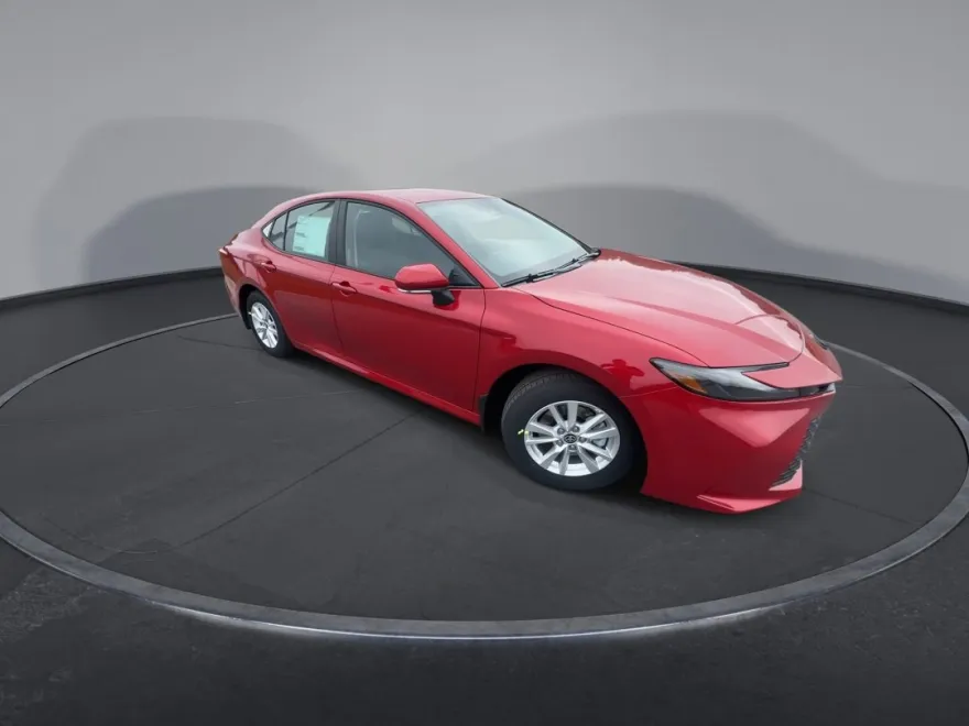 2025 Toyota Camry LE photo 1