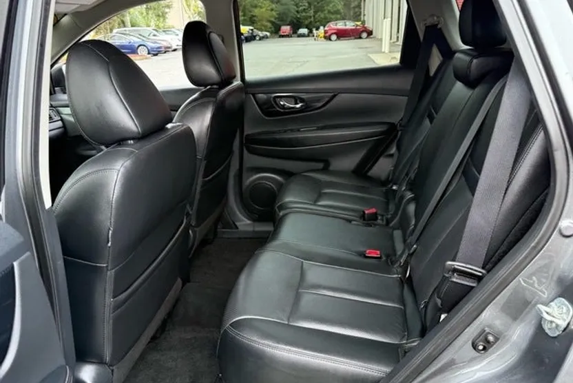 2019 Nissan Rogue SL photo 1