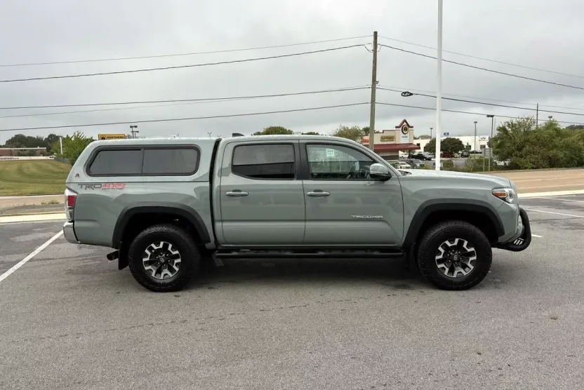 2023 Toyota Tacoma SR 4x4 Double Cab V6 photo 1