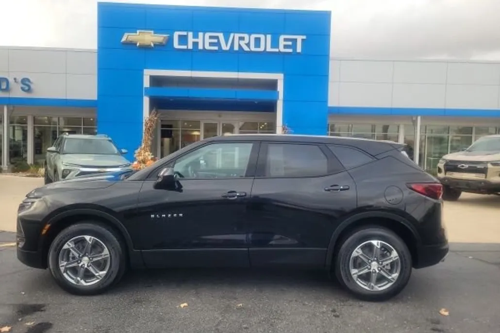 2024 Chevrolet Blazer 2LT photo 1