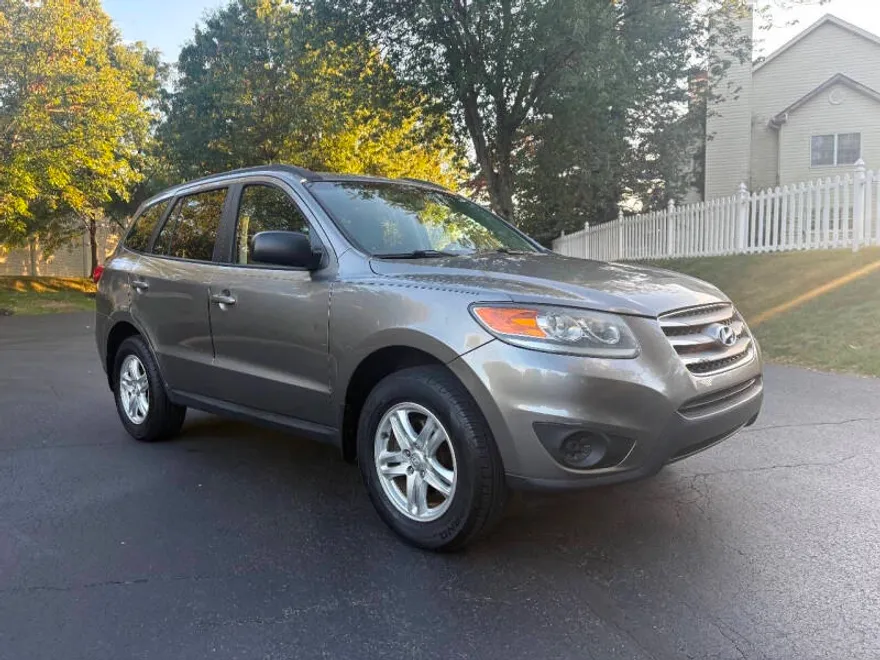 2012 Hyundai Santa Fe GLS photo 1
