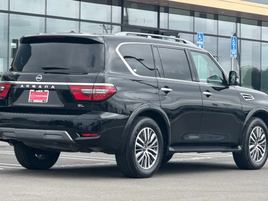 2023 Nissan Armada SL photo 4