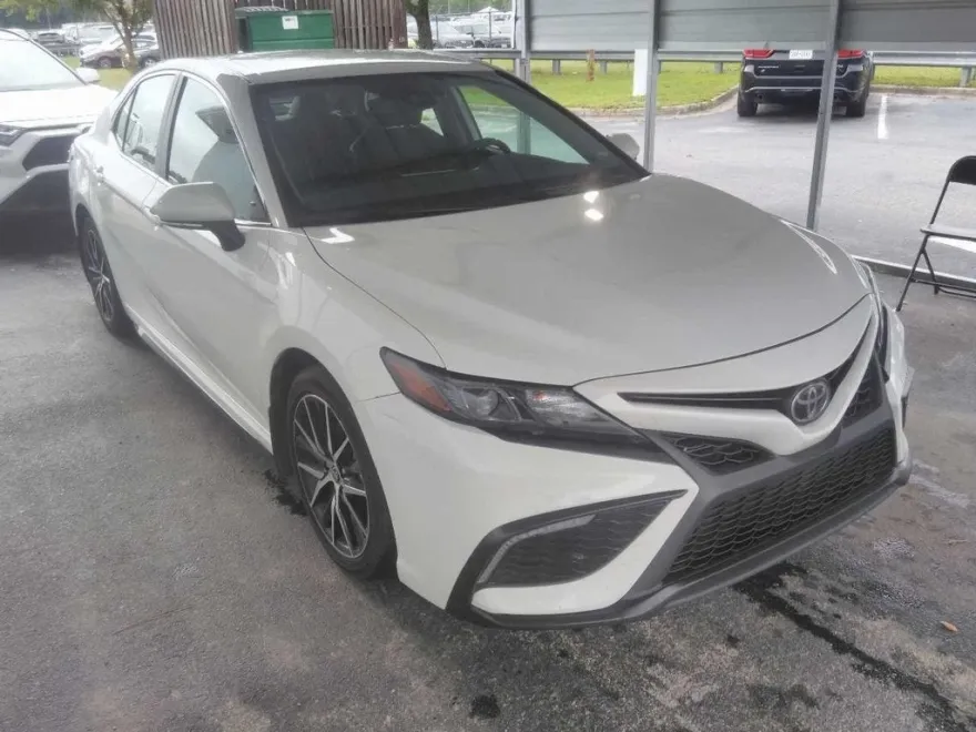 2024 Toyota Camry SE photo 1