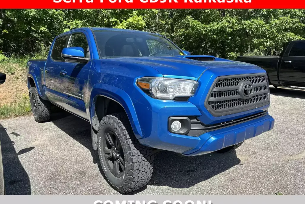 2016 Toyota Tacoma TRD Sport photo 1