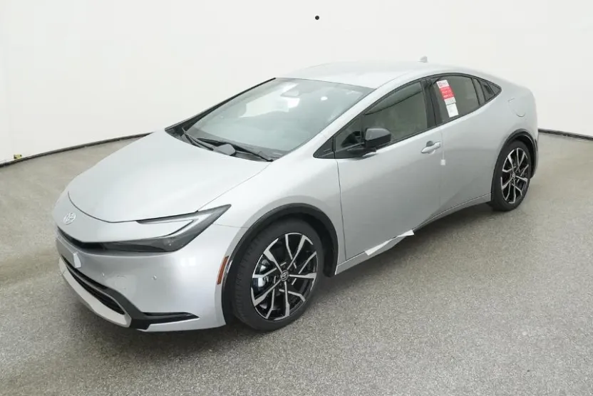 2025 Toyota Prius XSE Plug-in Hybrid photo 1