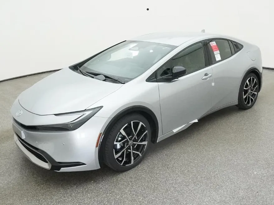 2025 Toyota Prius XSE Plug-in Hybrid photo 1