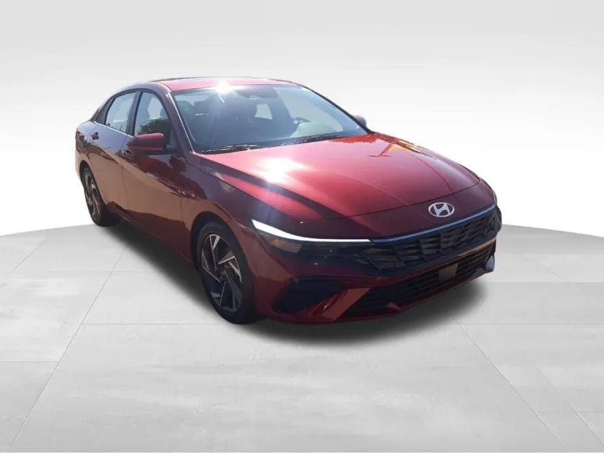 2025 Hyundai Elantra SEL Convenience photo 1