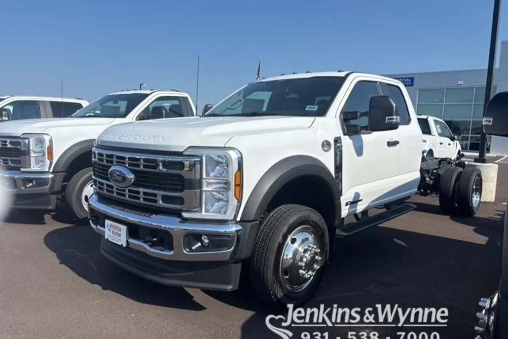 2025 Ford F-550 photo 1