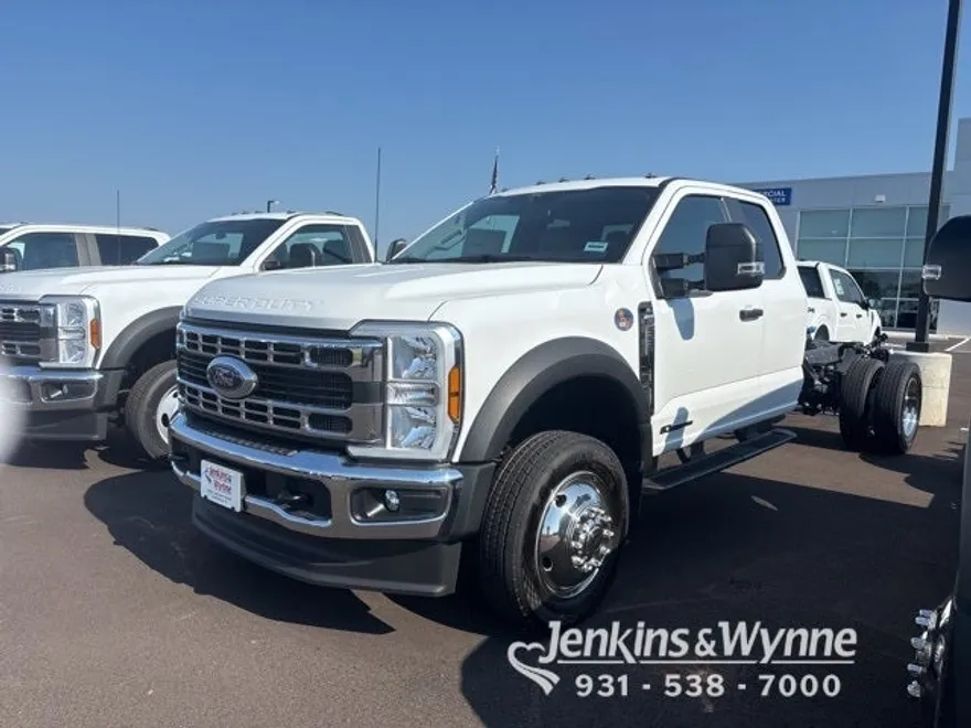 2025 Ford F-550 photo 1