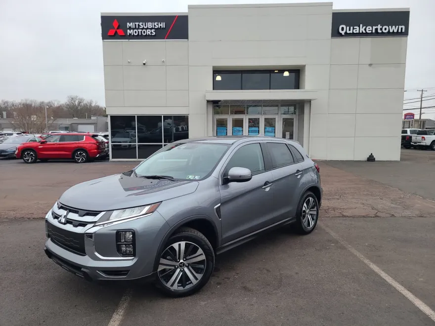 2024 Mitsubishi Outlander Sport SE photo 1