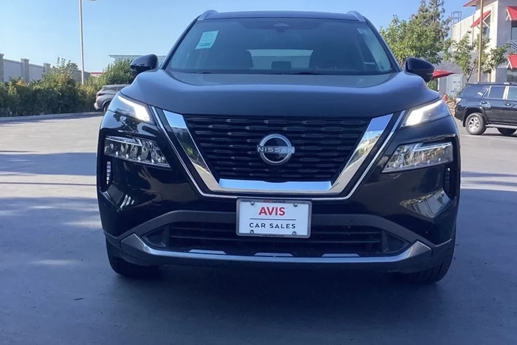 2023 Nissan Rogue SL photo 1