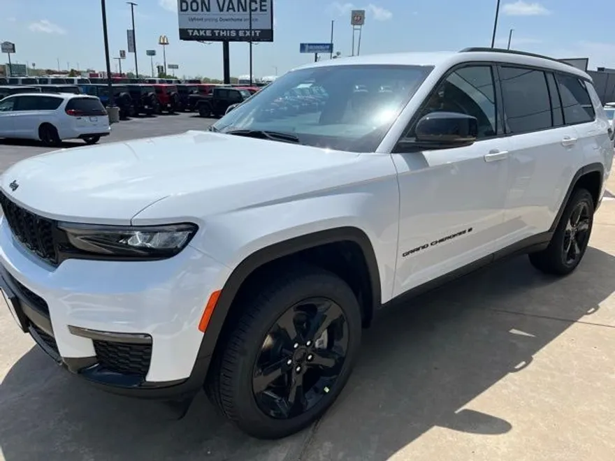 2025 Jeep Grand Cherokee Limited photo 1